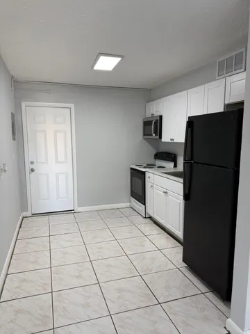$1,550 | 1273 West 34th Street, Unit 2, Riviera Beach, FL 33404