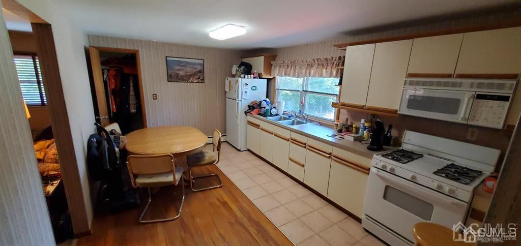 21 Portland Street Edison, NJ 08820 - Photo 18 of 25 Gallery Image 18