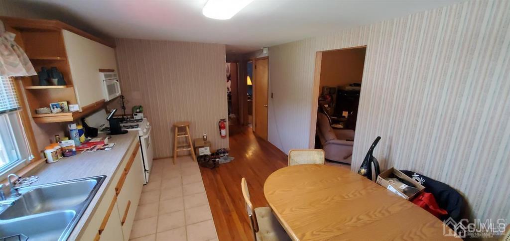 21 Portland Street Edison, NJ 08820 - Photo 19 of 25 Gallery Image 19