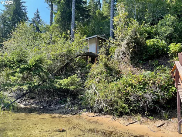 $289,900 | 88921 Bayberry Lane, Florence, OR 97439