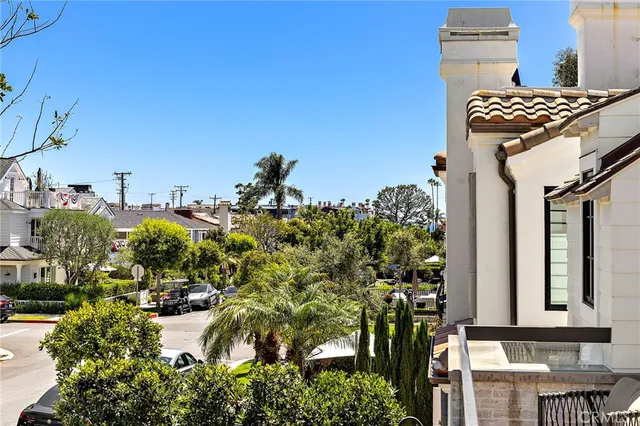 $20,000 | 509 Carnation Avenue, Corona del Mar, CA 92625