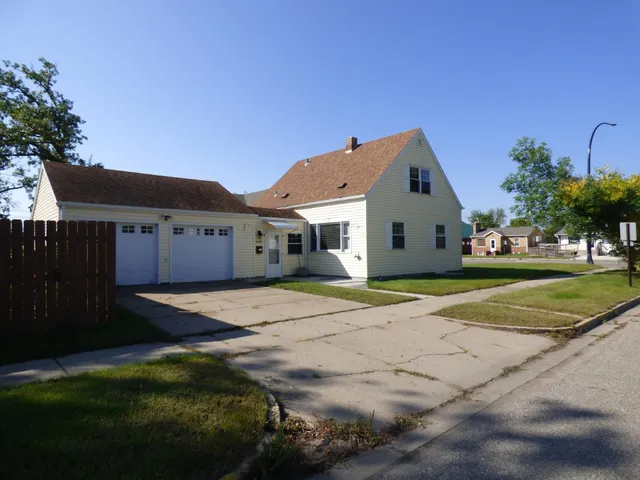 $269,500 | 1320 Bemidji Avenue North, Bemidji, MN 56601