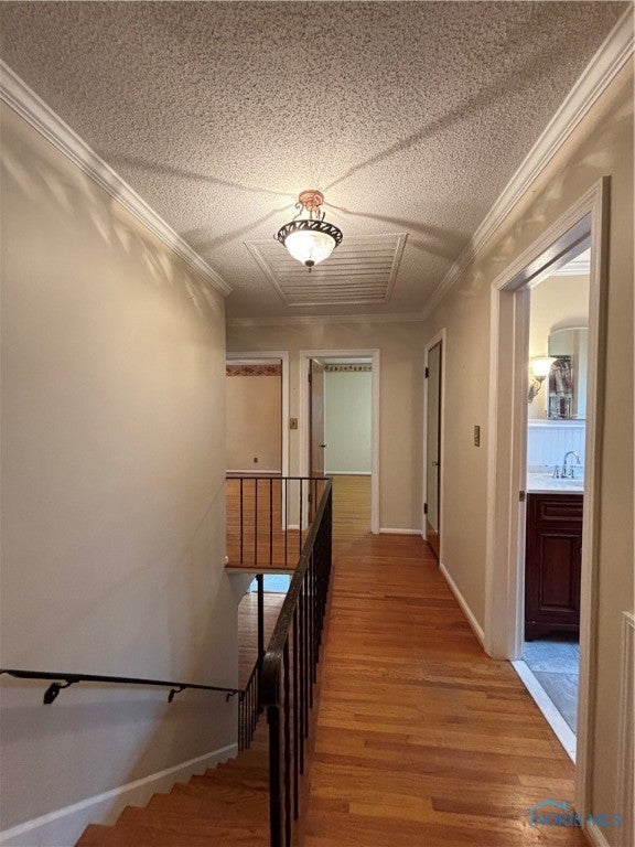 2510 Goddard Road Toledo, OH 43606 - Photo 19 of 26 Upstairs Hallway