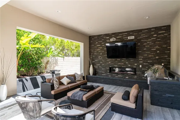 $18,000 | 72 Eider Run, Irvine, CA 92618