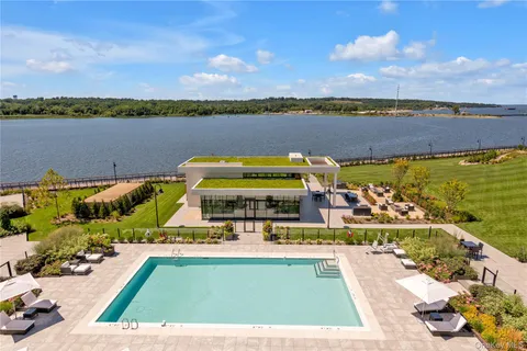 $1,899,000 | 10 Shore Road, Unit 208, Glenwood Landing, NY 11547