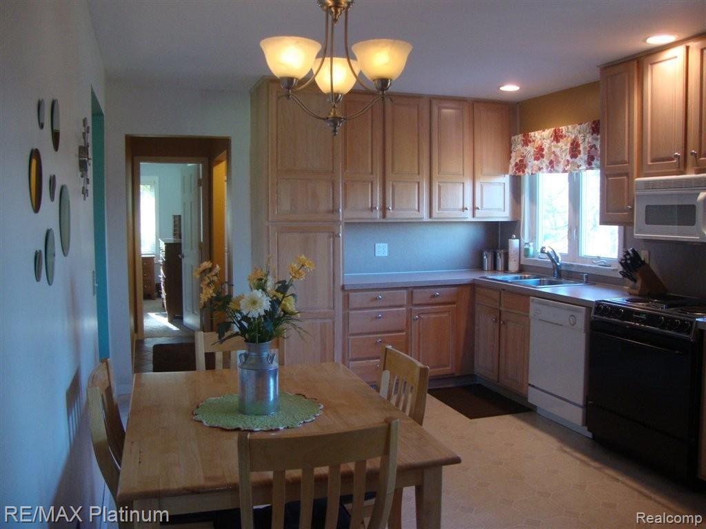 881 Wolverine Road Mason, MI 48854 - Photo 6 of 25 DSC02570.JPG