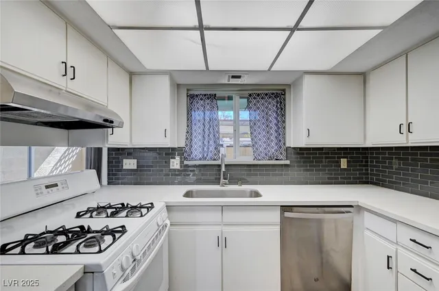 $1,550 | 527 Kristin Lane, Henderson, NV 89011