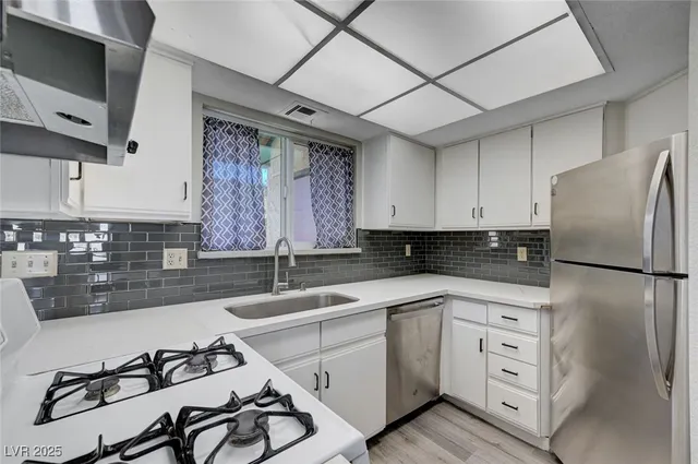 $1,550 | 527 Kristin Lane, Henderson, NV 89011