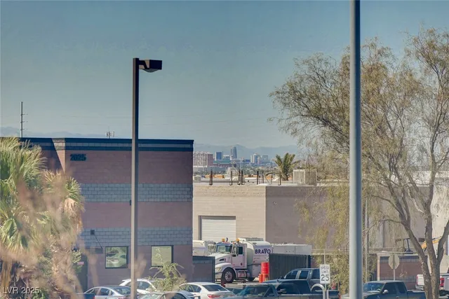 $1,550 | 527 Kristin Lane, Henderson, NV 89011