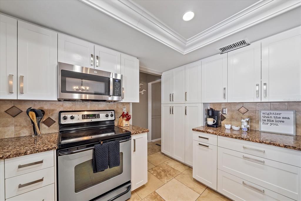 3209 Ashton Road Sarasota, FL 34231 - Photo 11 of 47