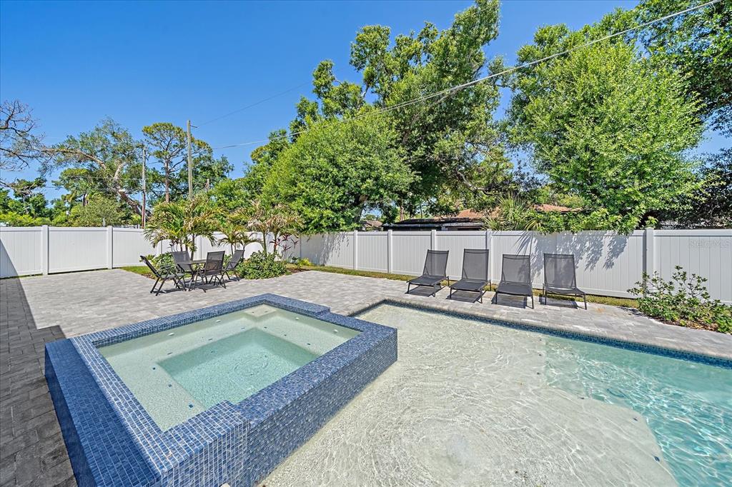 3209 Ashton Road Sarasota, FL 34231 - Photo 15 of 47