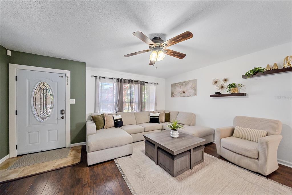 3209 Ashton Road Sarasota, FL 34231 - Photo 4 of 47