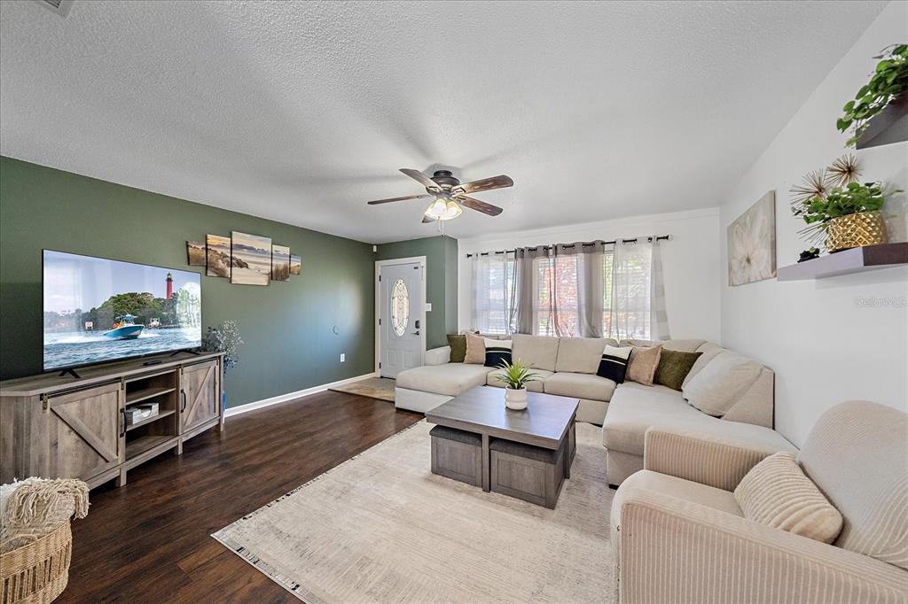 3209 Ashton Road Sarasota, FL 34231 - Photo 5 of 47