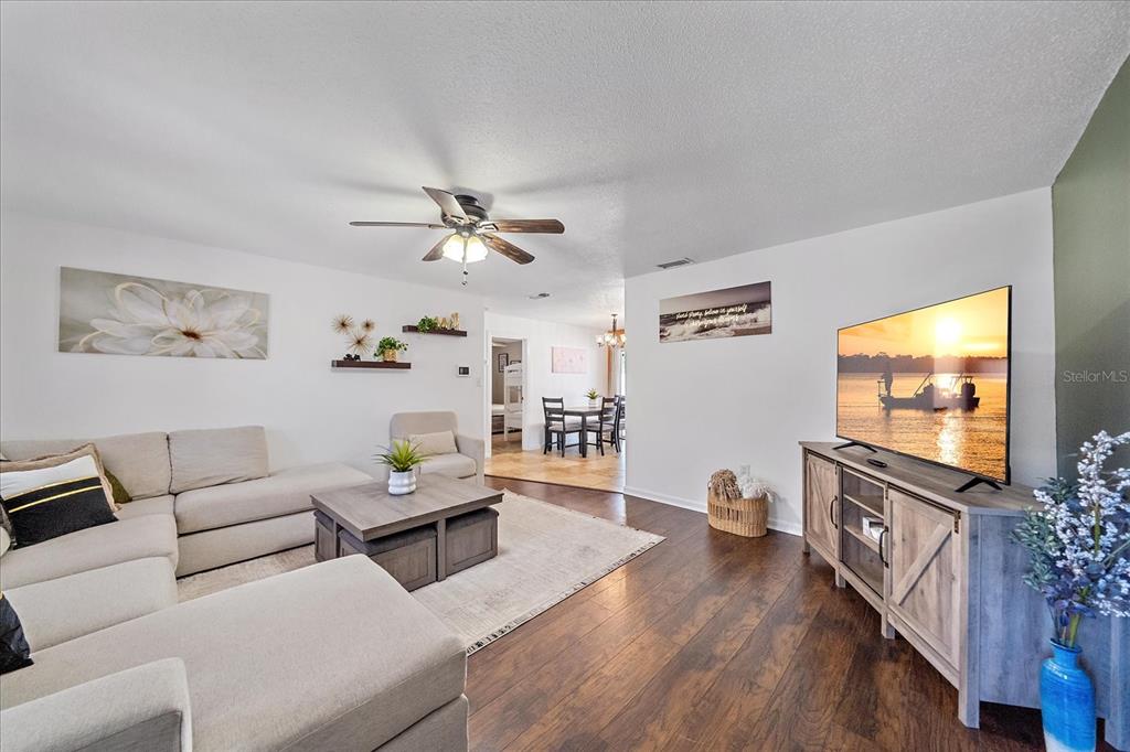 3209 Ashton Road Sarasota, FL 34231 - Photo 6 of 47