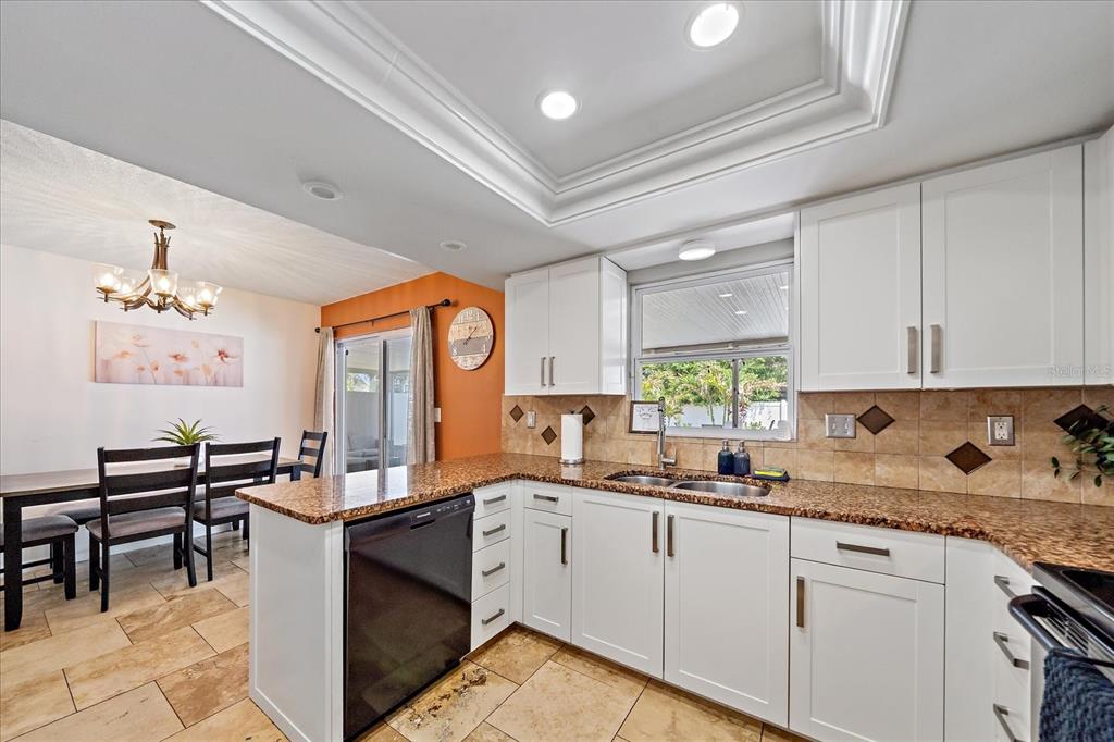 3209 Ashton Road Sarasota, FL 34231 - Photo 8 of 47