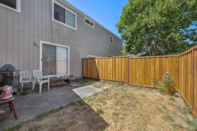 $950,000 | 542-548 Horizon Way, Santa Rosa, CA 95407