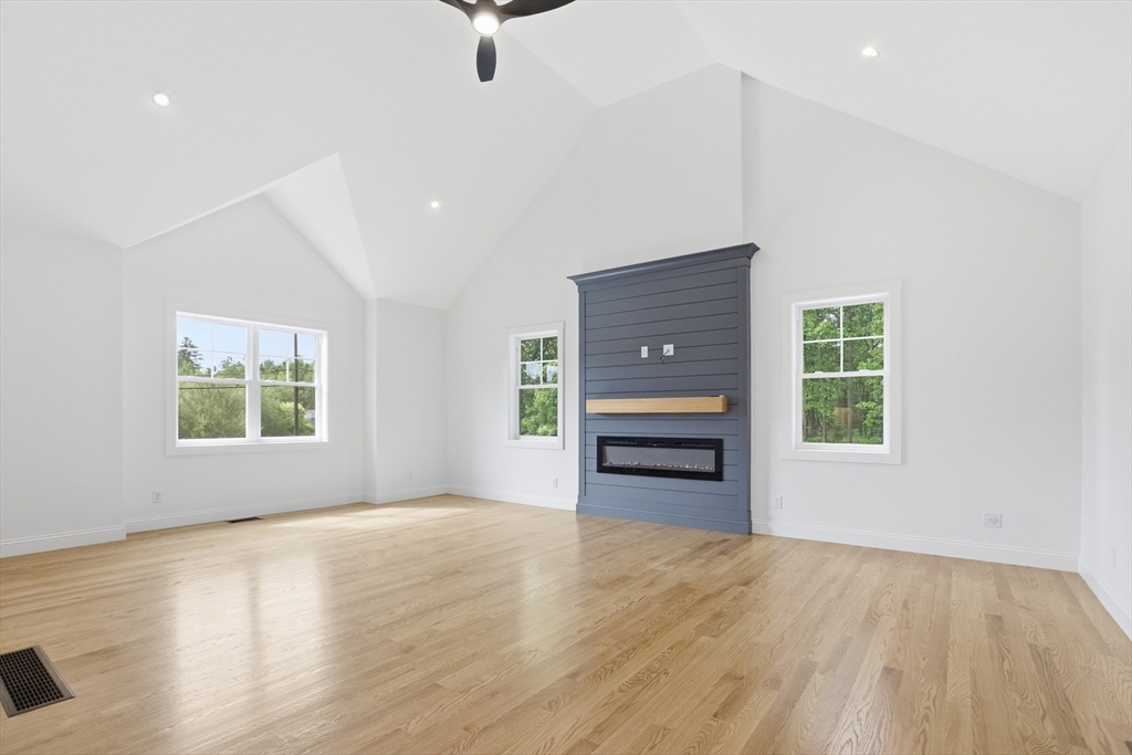 294 Salem Road Dracut, MA 01826 - Photo 13 of 33