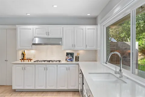 $1,075,000 | 8805 Point W Drive, Austin, TX 78759