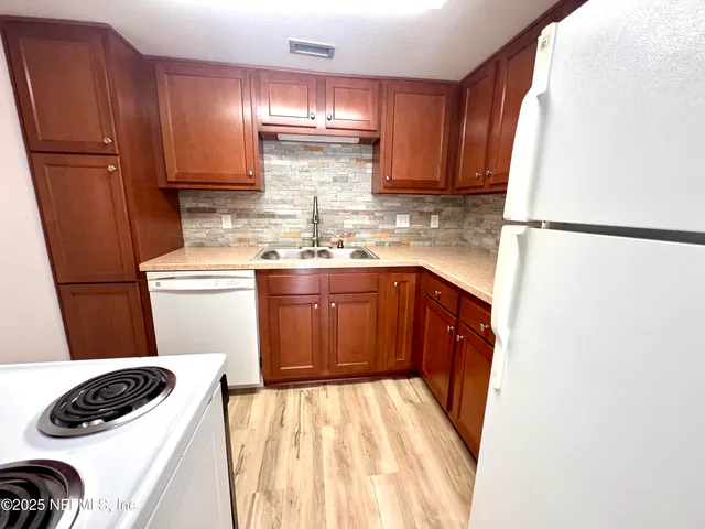 $112,000 | 4323 Plaza Gate Lane, Unit 102, Jacksonville, FL 32217