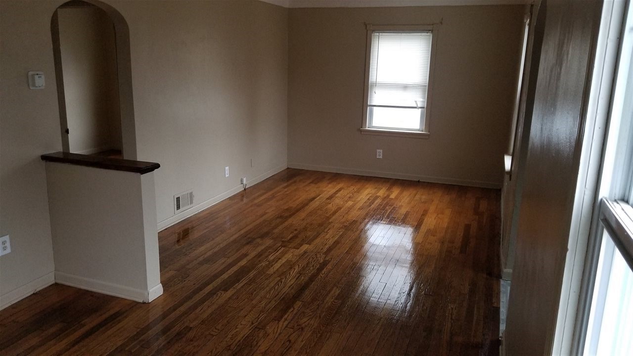 1029 Simcoe Avenue Flint, MI 48507 - Photo 4 of 13