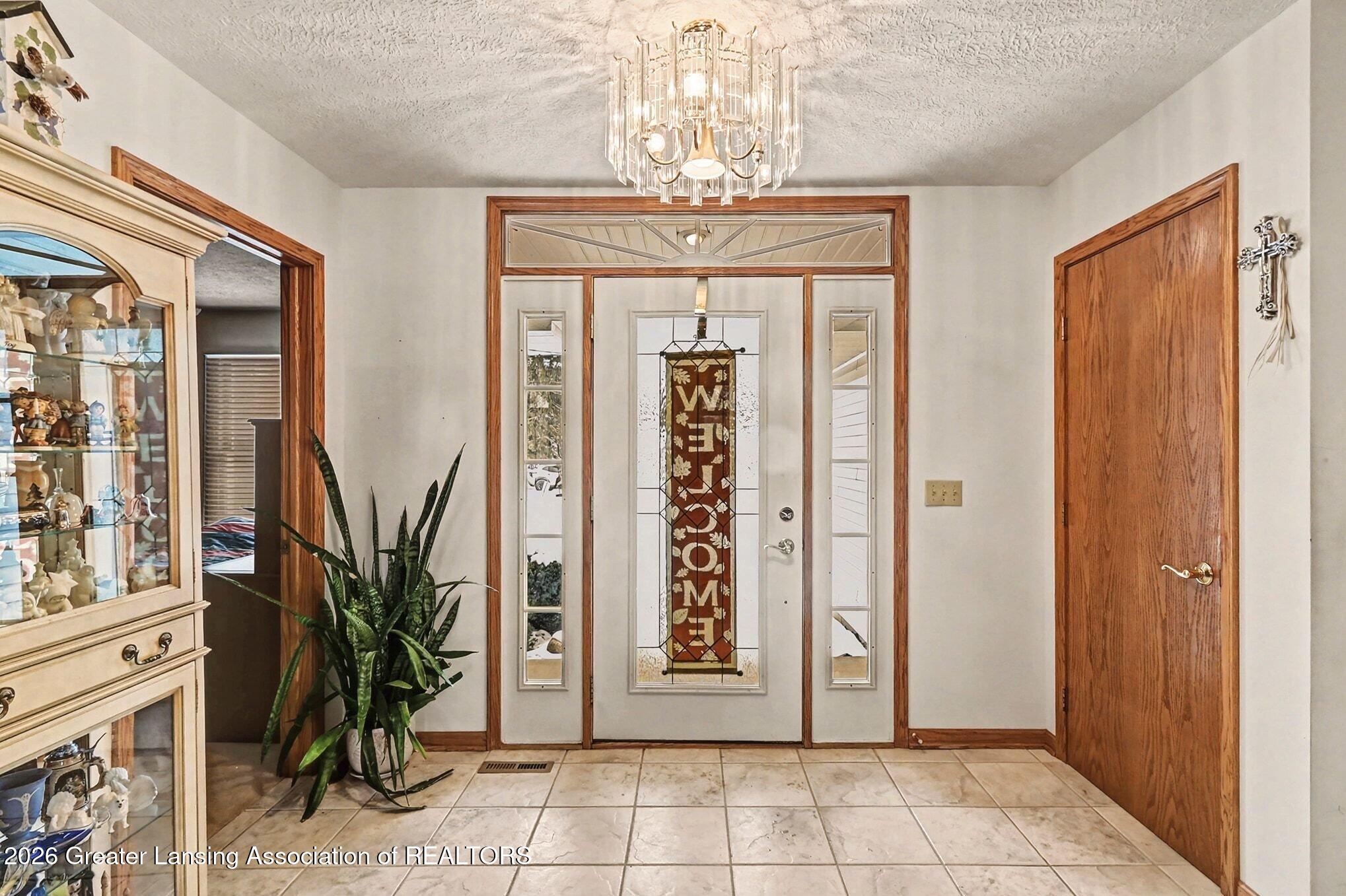 1901 East Stoll Road Lansing, MI 48906 - Photo 3 of 32 Entry