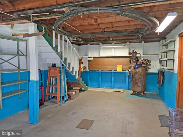 a view of a storage & utility room