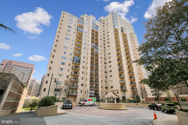 $3,500 | 1211 South Eads Street, Unit 602, Arlington, VA 22202