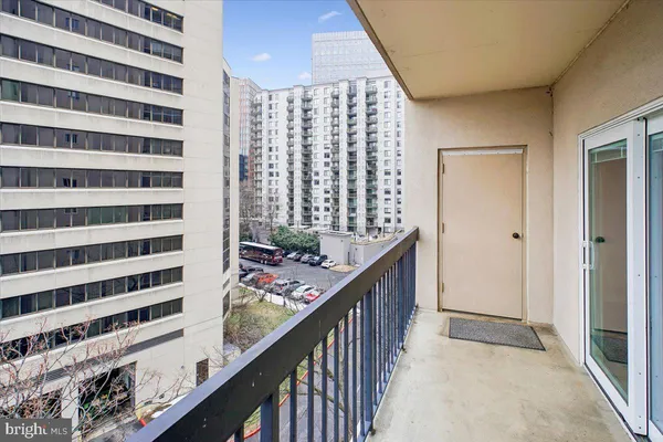 $3,500 | 1211 South Eads Street, Unit 602, Arlington, VA 22202