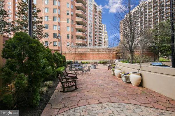 $3,500 | 1211 South Eads Street, Unit 602, Arlington, VA 22202