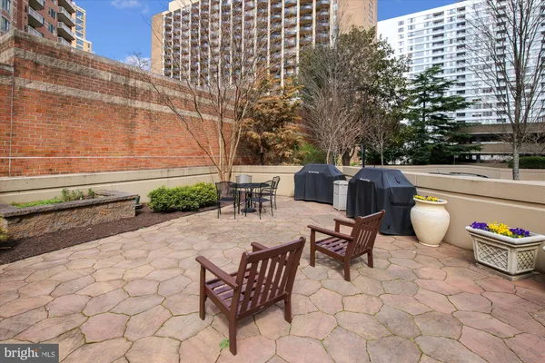 $3,500 | 1211 South Eads Street, Unit 602, Arlington, VA 22202