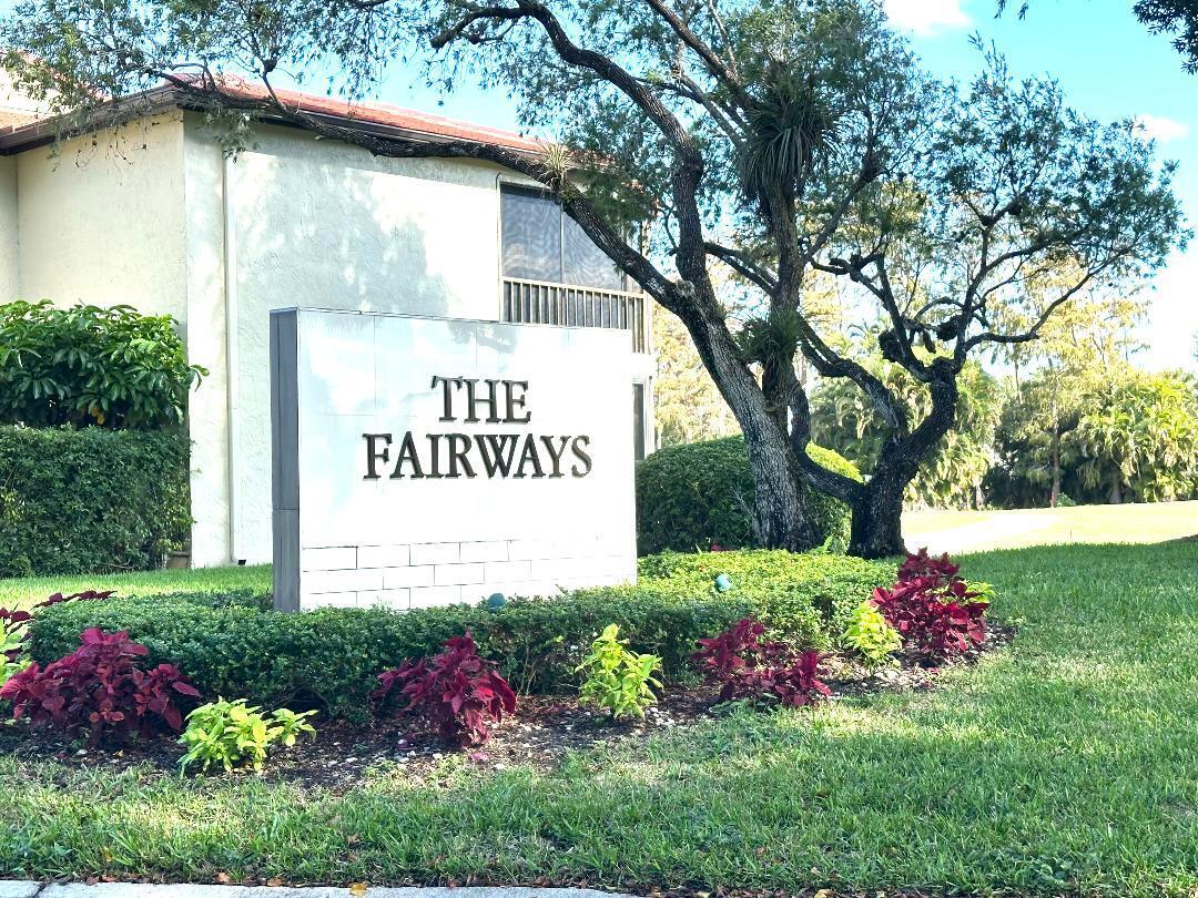 8305 Casa Del Lago, Unit E Boca Raton, FL 33433 - Photo 2 of 20 Fairways