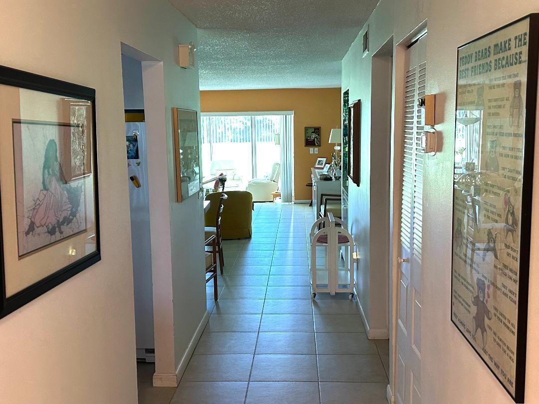 8305 Casa Del Lago, Unit E Boca Raton, FL 33433 - Photo 3 of 20 entry