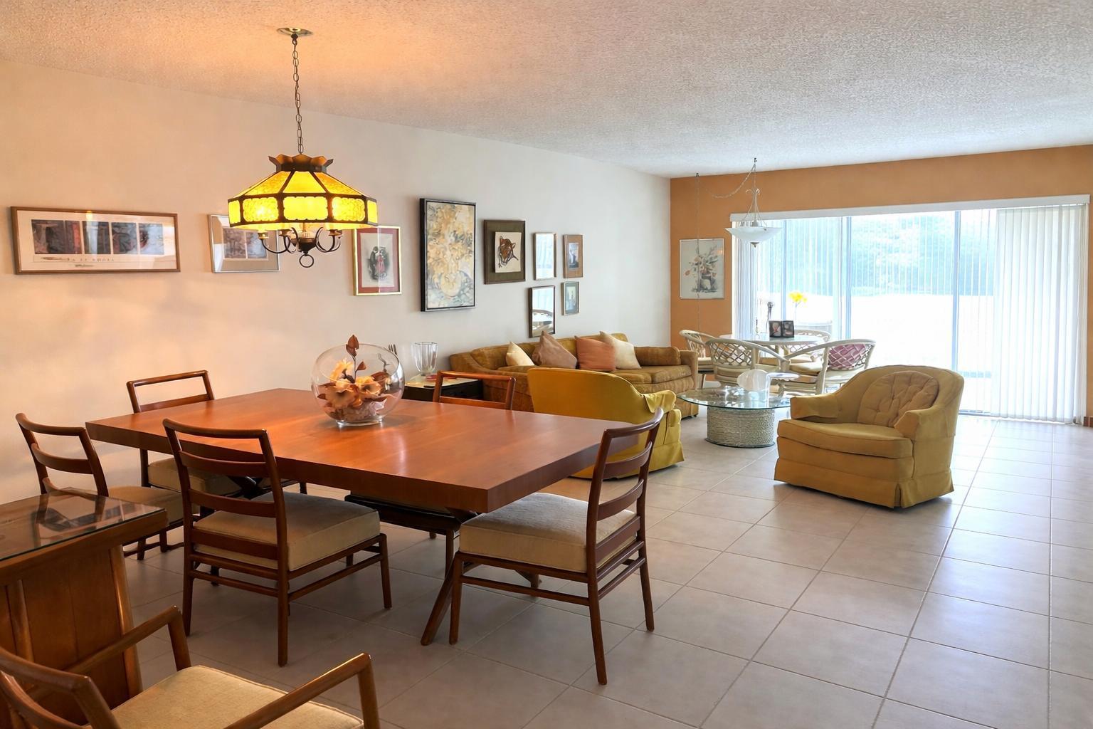 8305 Casa Del Lago, Unit E Boca Raton, FL 33433 - Photo 5 of 20 open living area