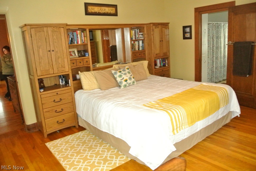 3706 Kent Road Stow, OH 44224 - Photo 10 of 25 Master Bedroom and Bathroom