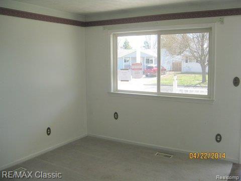 1223 Fall River Road Ypsilanti, MI 48198 - Photo 4 of 10 Fall river 1223 pre-list 4-22-14 ra (7).jpg