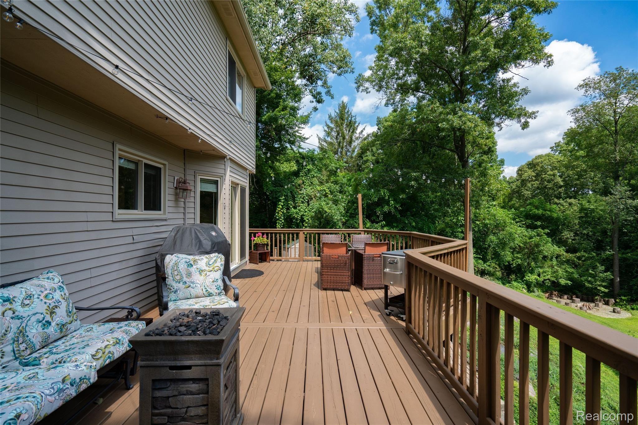 8960 Michigamme Road Clarkston, MI 48348 - Photo 5 of 38 Michigamme-6.jpg