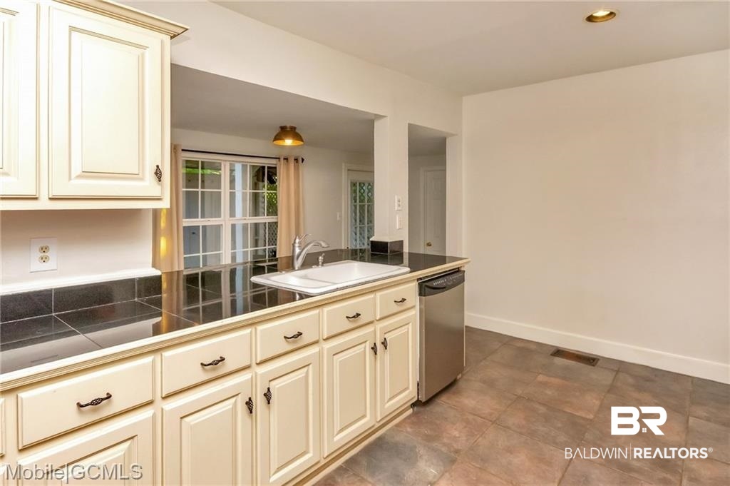 252 Park Terrace Mobile, AL 36604 - Photo 13 of 32 Gallery Image 13
