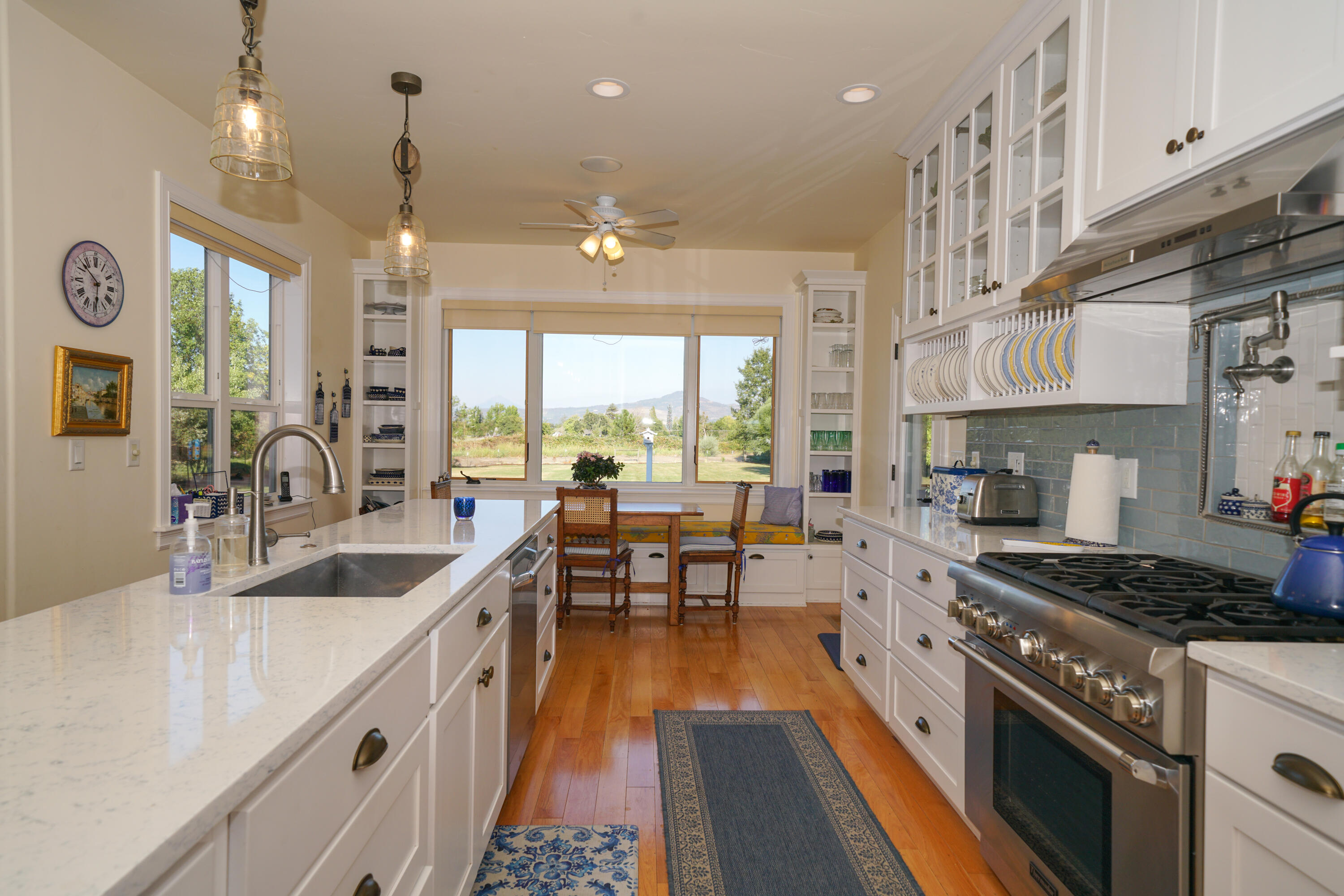 2994 Freeland Road Central Point, OR 97502 - Photo 13 of 66 Kitchen1
