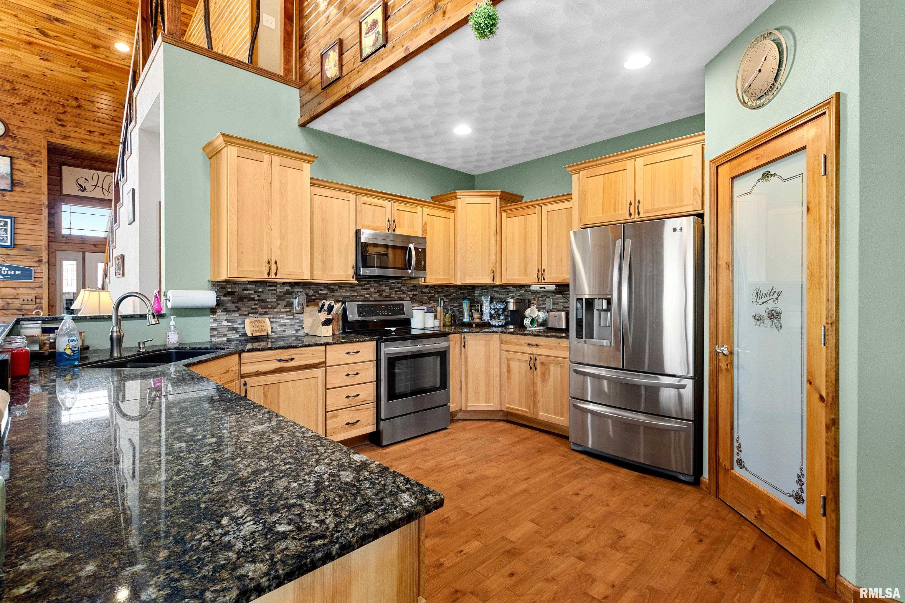 17980 Red Shale Hill Road Pekin, IL 61554 - Photo 21 of 61