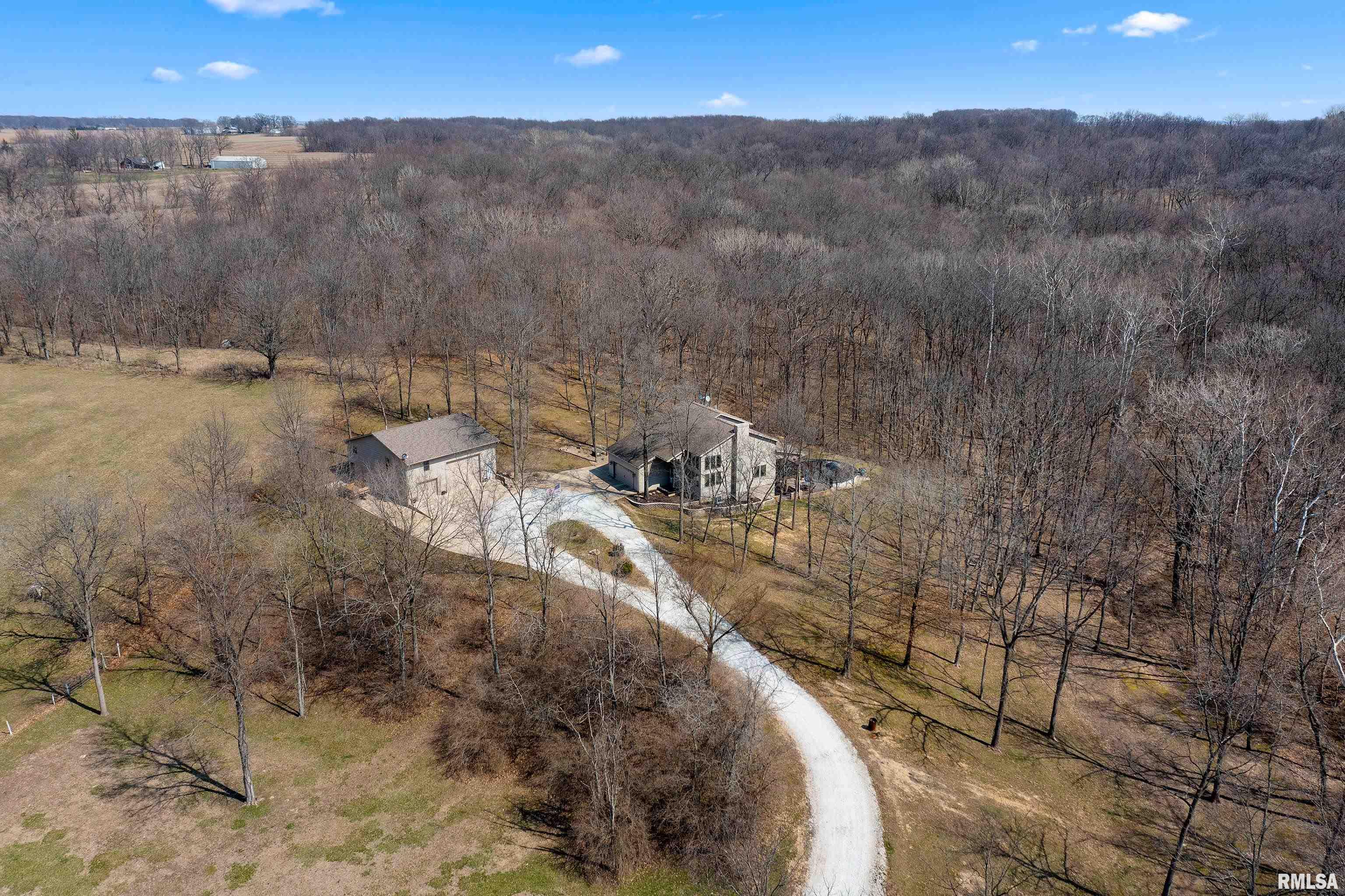17980 Red Shale Hill Road Pekin, IL 61554 - Photo 3 of 61