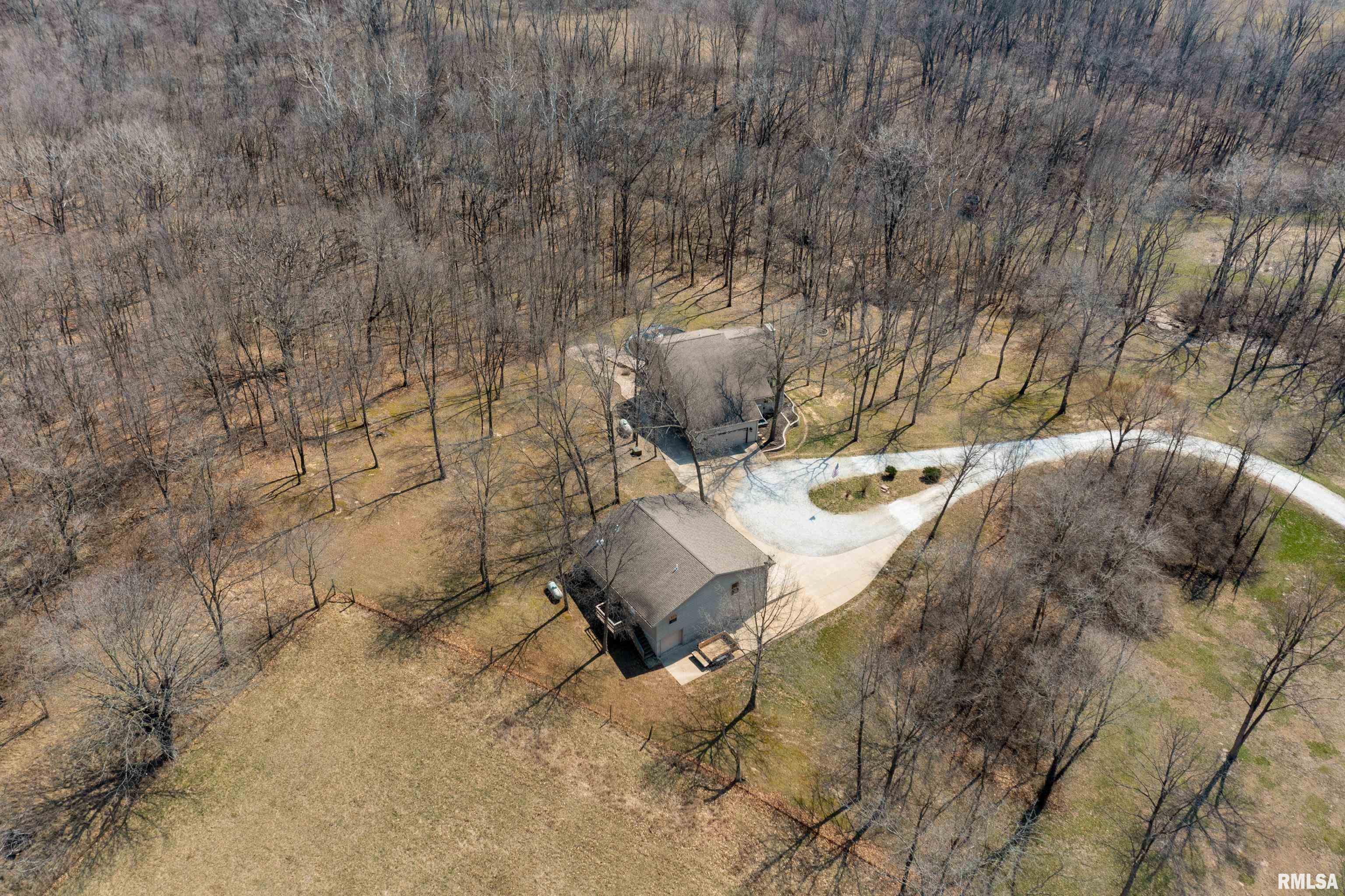 17980 Red Shale Hill Road Pekin, IL 61554 - Photo 5 of 61