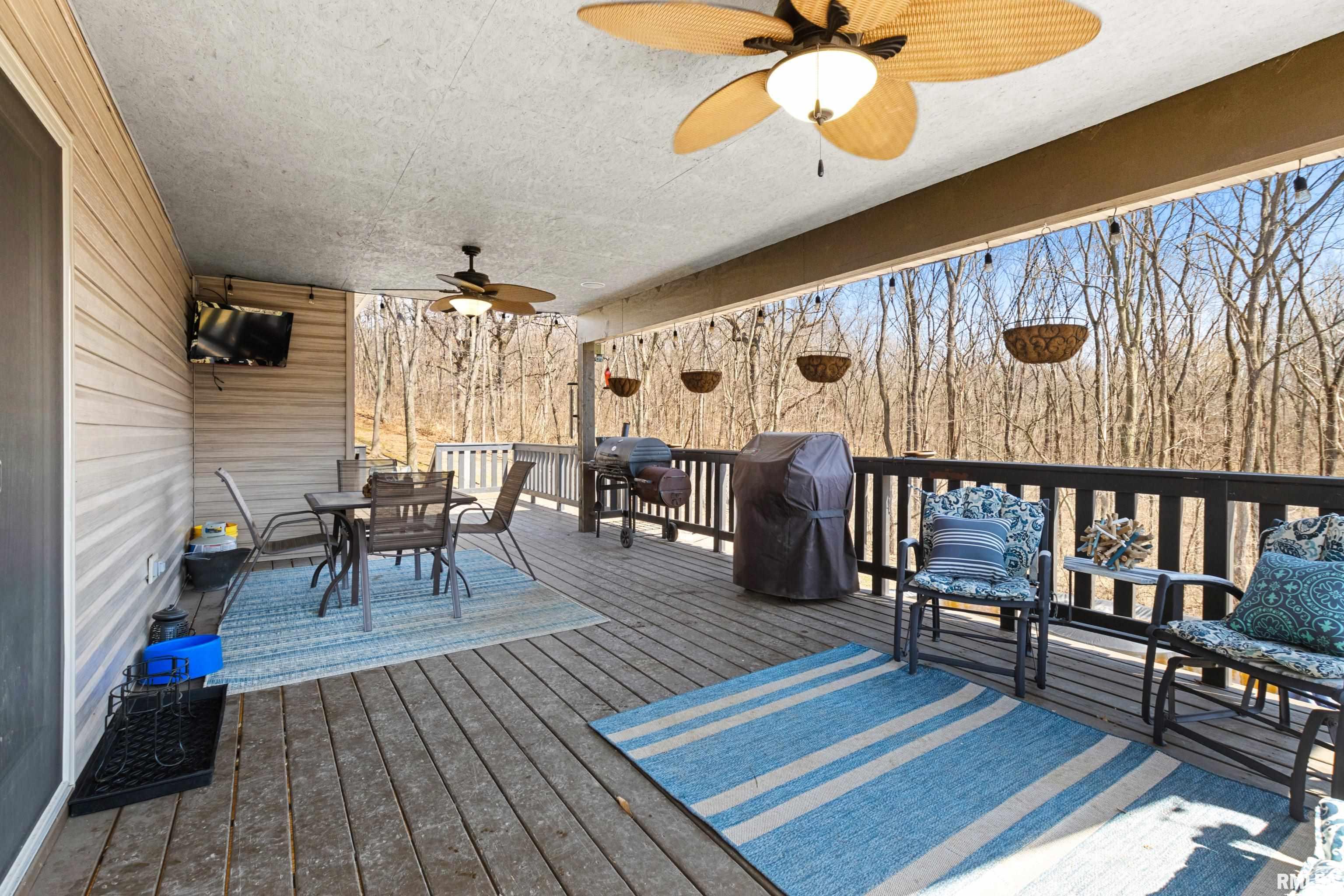 17980 Red Shale Hill Road Pekin, IL 61554 - Photo 10 of 61