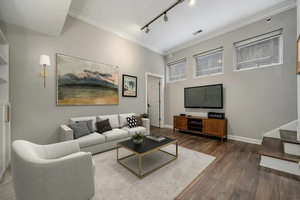 $725,000 | 1412 North Hoyne Avenue, Unit 1C, Chicago, IL 60622
