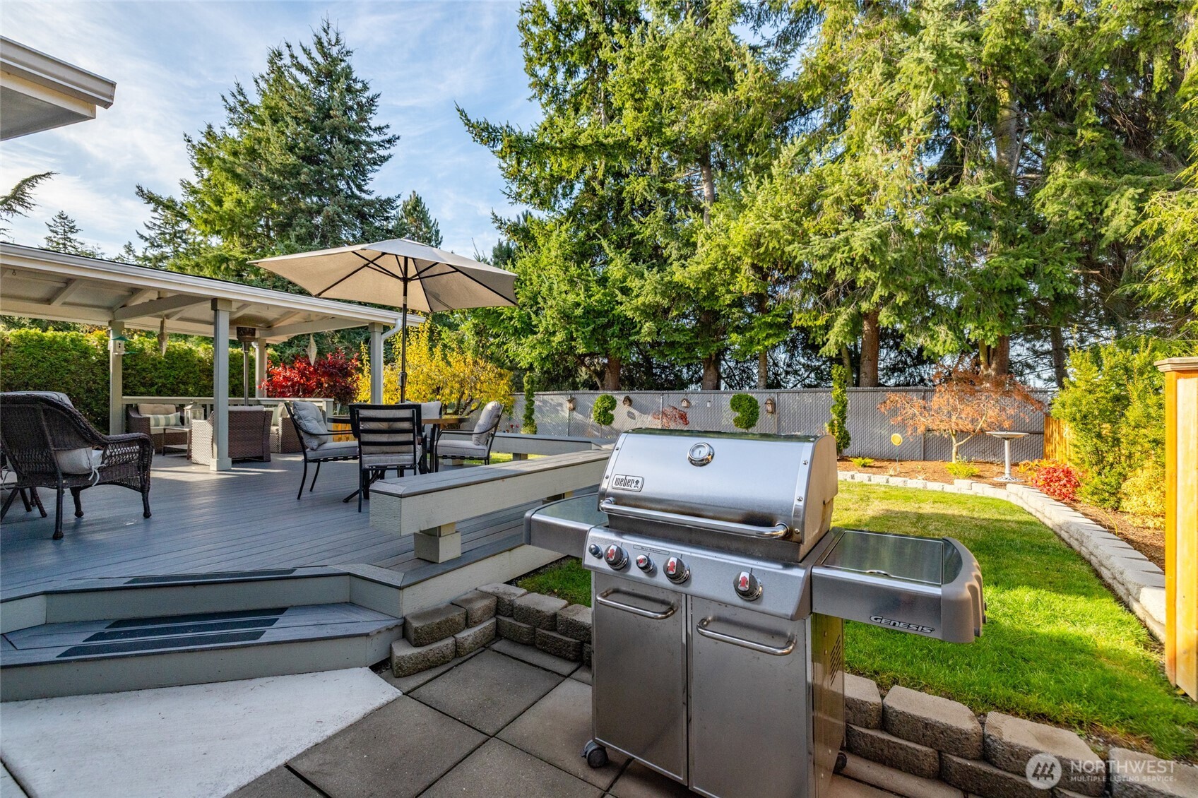 2610 East Section Street, Unit 12 Mount Vernon, WA 98274 - Photo 27 of 39 swimming pool view with a seating space
