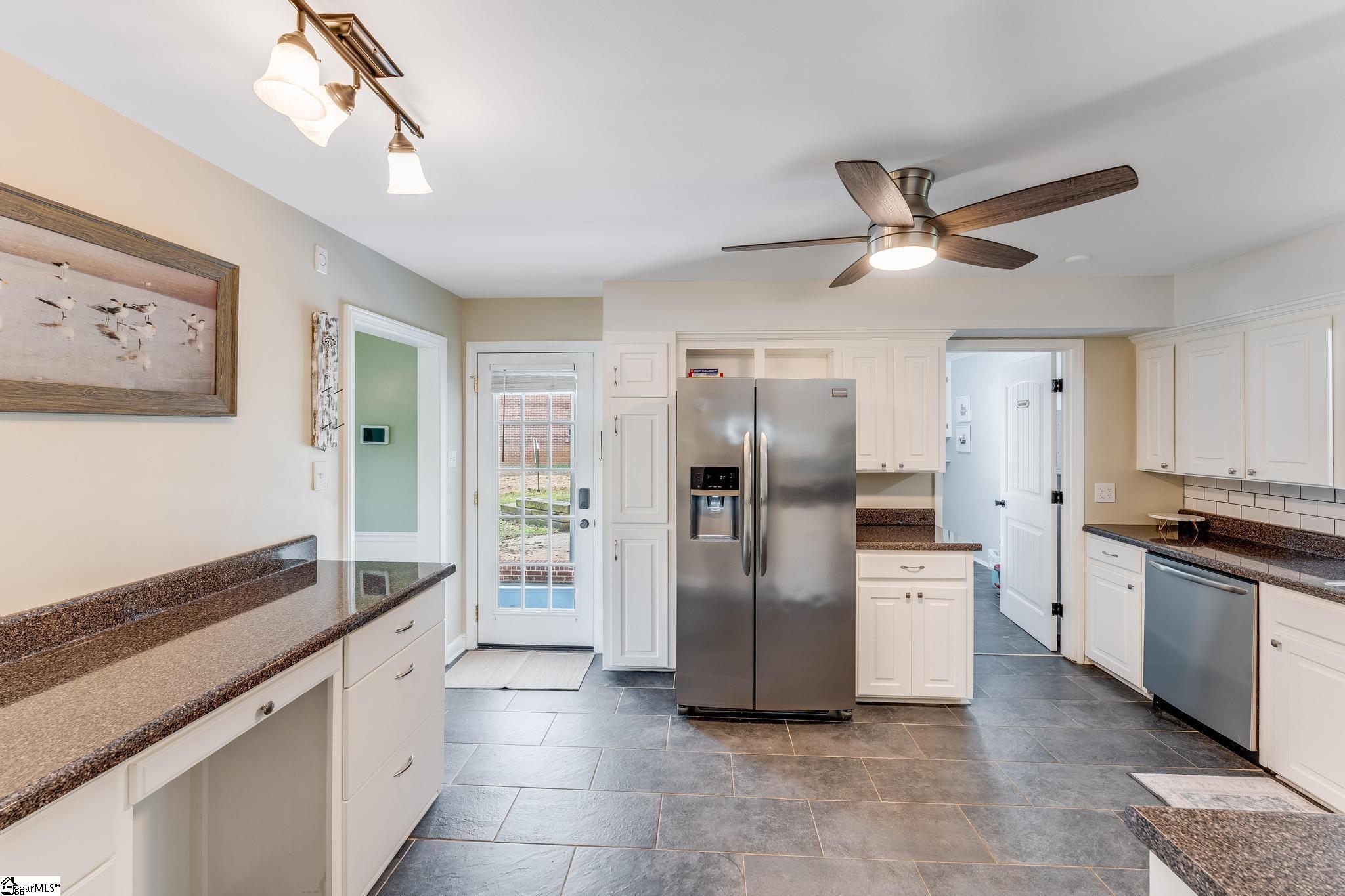 2605 Millgate Road Anderson, SC 29621 - Photo 9 of 32
