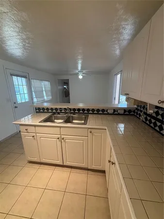 $1,500 | 5236 Kenwood Avenue, Sarasota, FL 34234