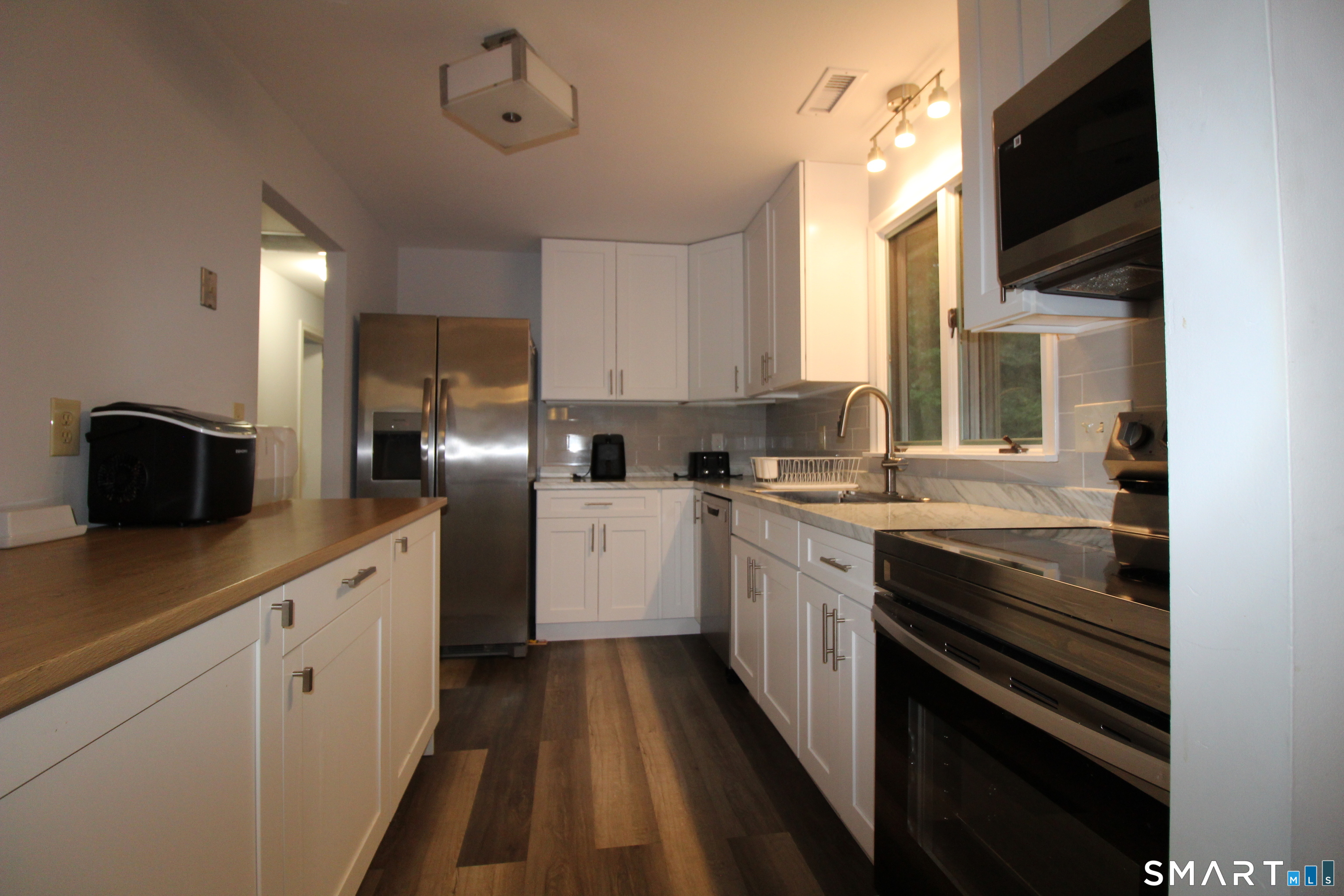 194 Cedar Swamp Road Mansfield, CT 06268 - Photo 9 of 28 Lots of counter top room