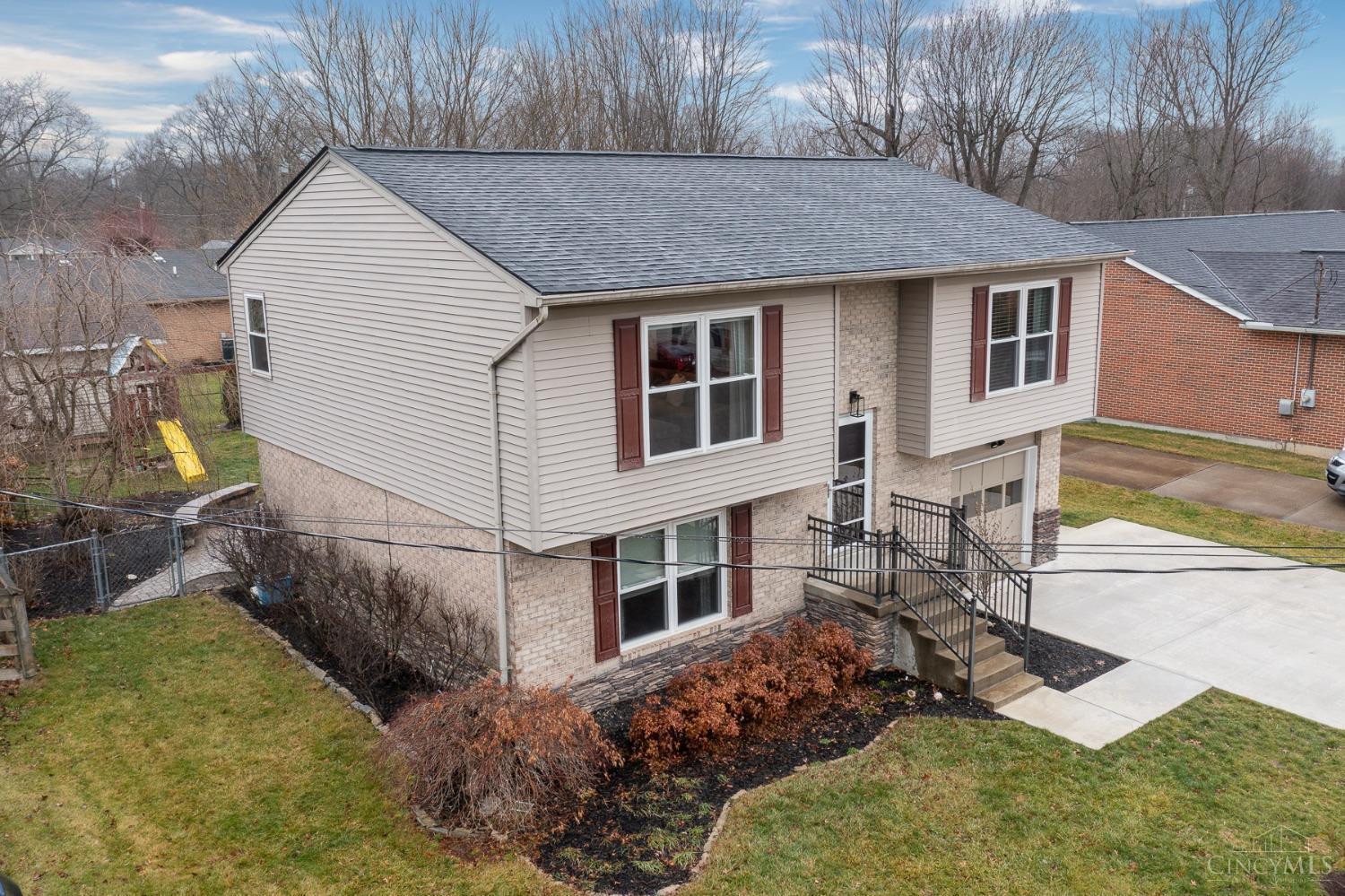 2330 Rose Road Loveland, OH 45140 - Photo 3 of 22
