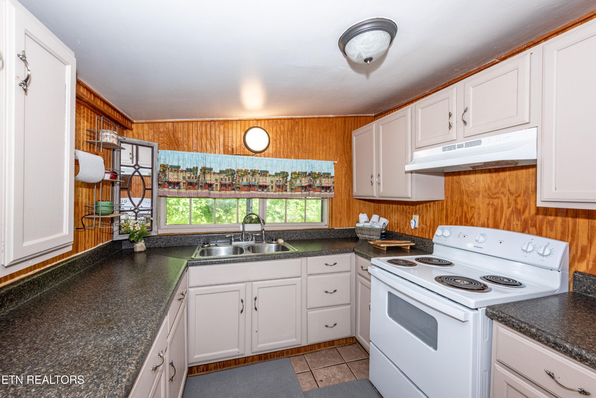 7026 Old Tuckaleechee Road Townsend, TN 37882 - Photo 24 of 34 Gallery Image 24