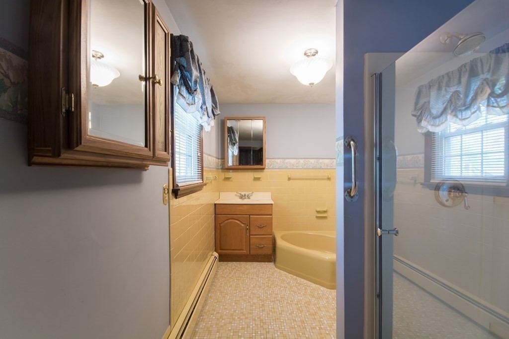 138 Stonehaven Road Fall River, MA 02723 - Photo 29 of 36 Gallery Image 29